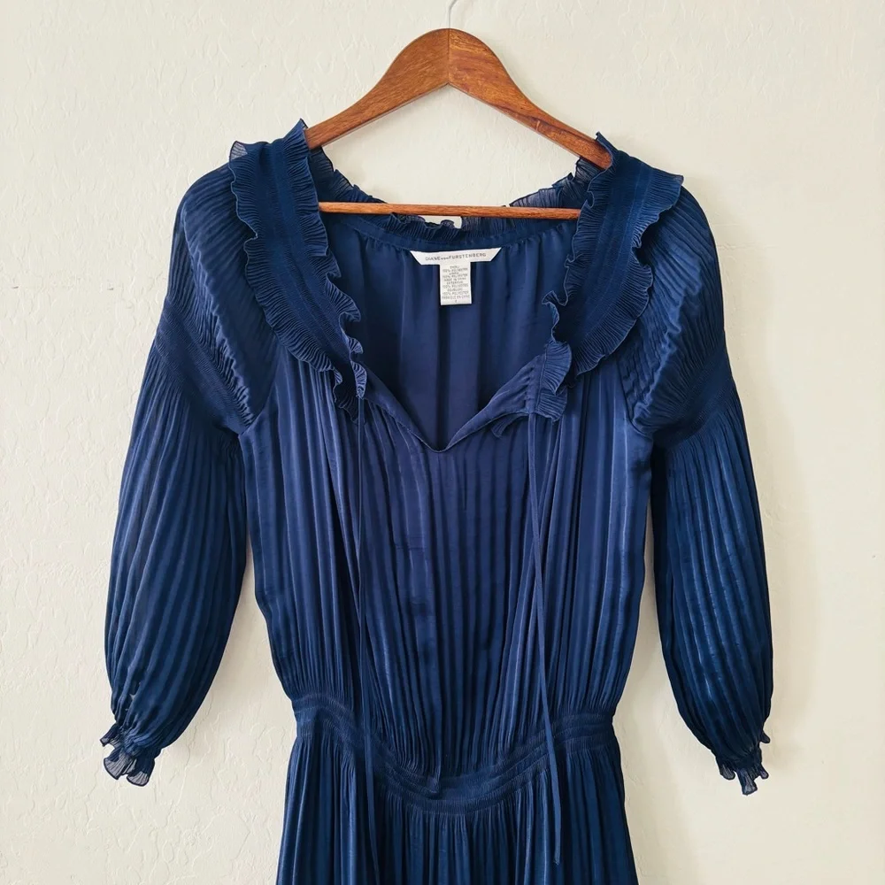 Diane Von Furstenberg Midnight Blue Ruffle Dress 3/4 Length Sleeves Size‎ 2